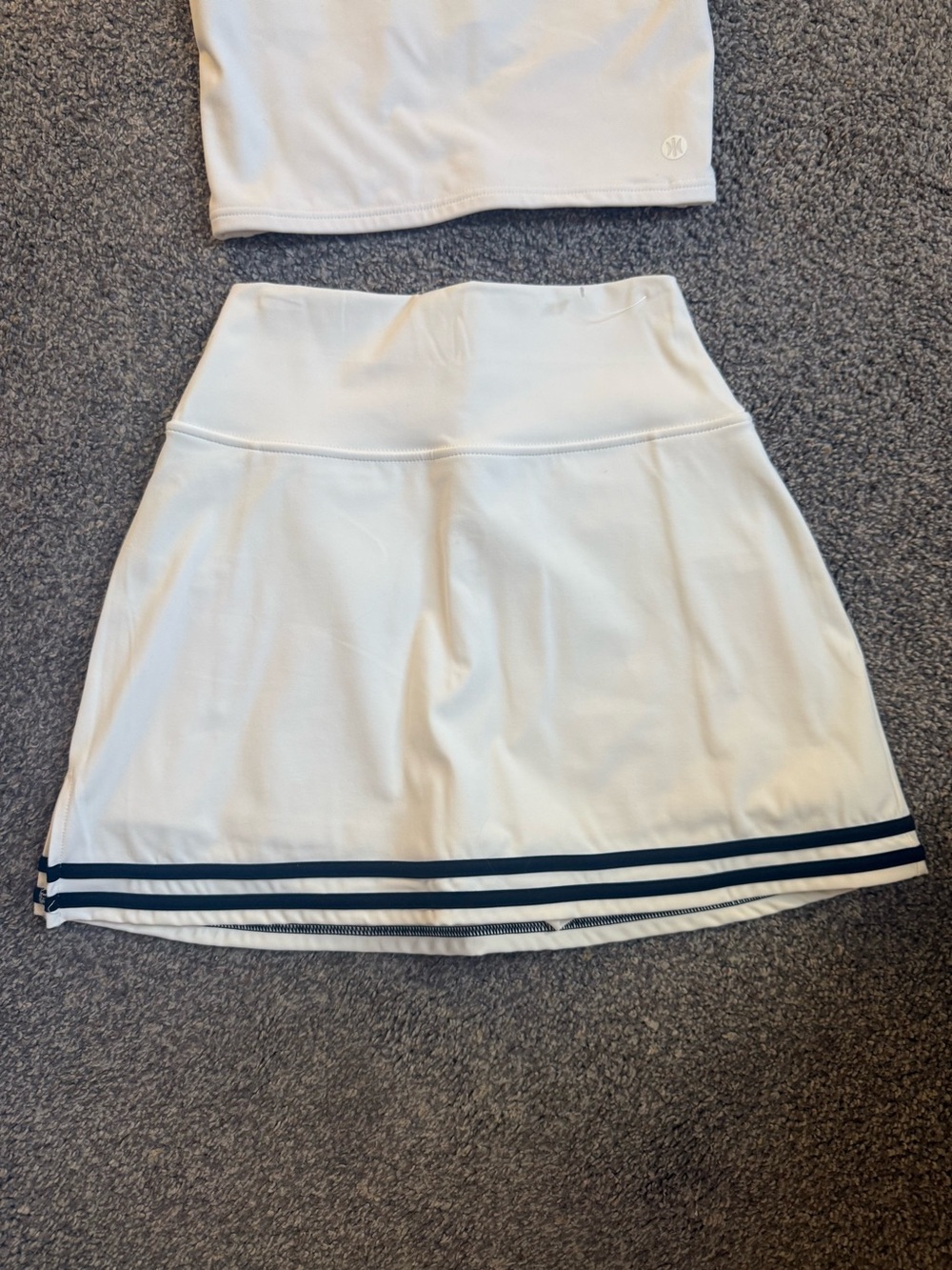 Astoria LUXE BALANCE Tennis Skirt set - Cream/Black small and top M - Picture 3 of 5